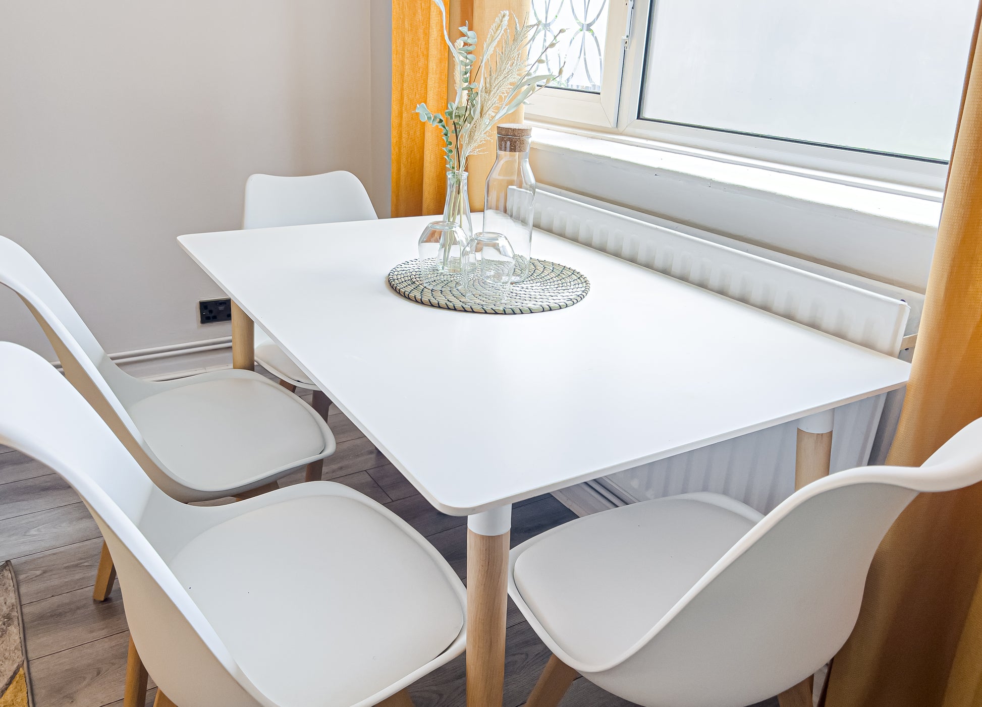 modern table stylish comfortable in a modern airbnb in london bridge borough market