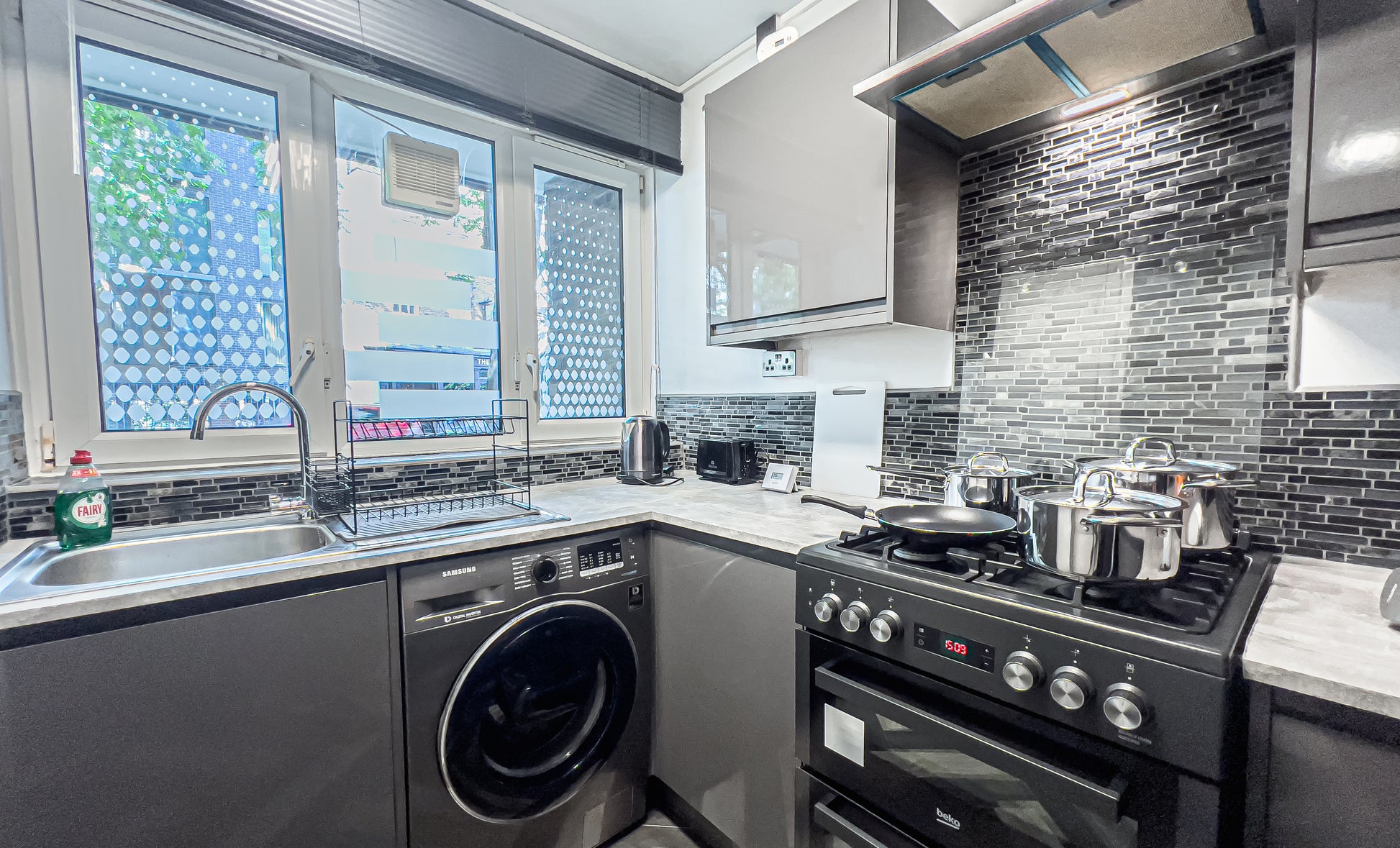 modern kitchen with all included in central london borough market london bridge airbnb